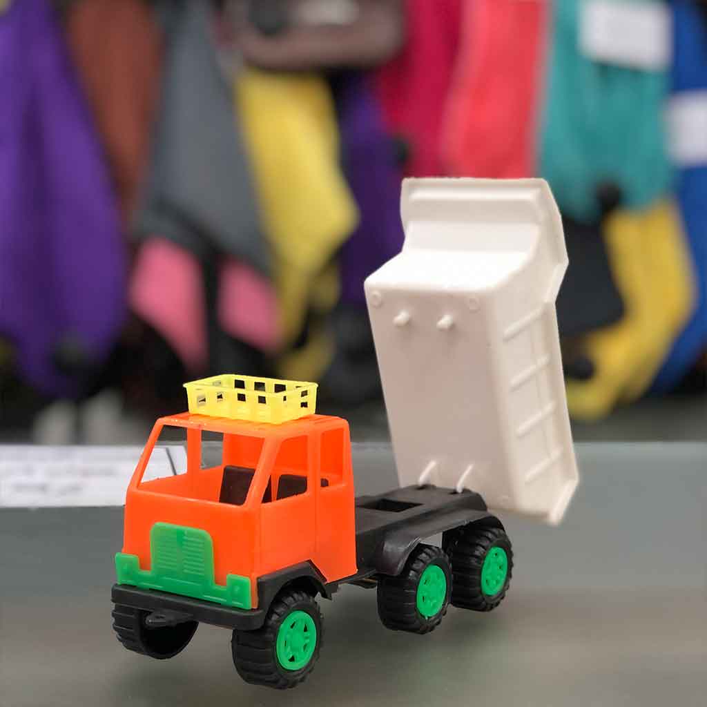 ماشین بازی مدل کامیون باربری