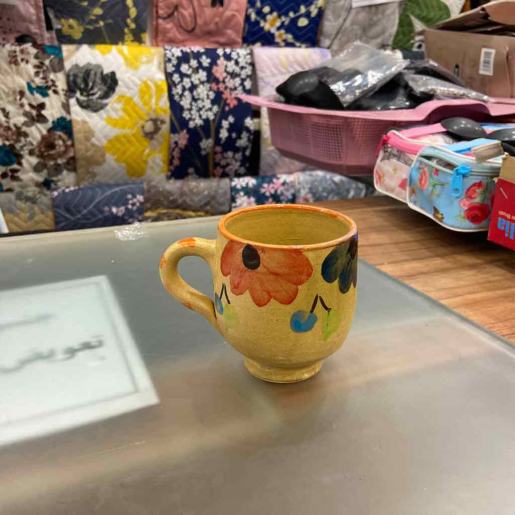 لیوان سفالی دسته دار طرح گل