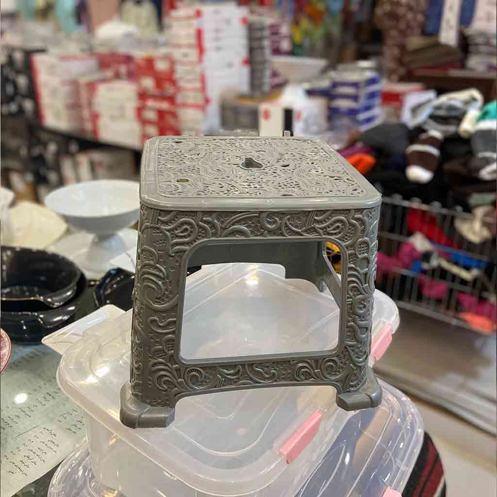 چهارپایه کوتاه