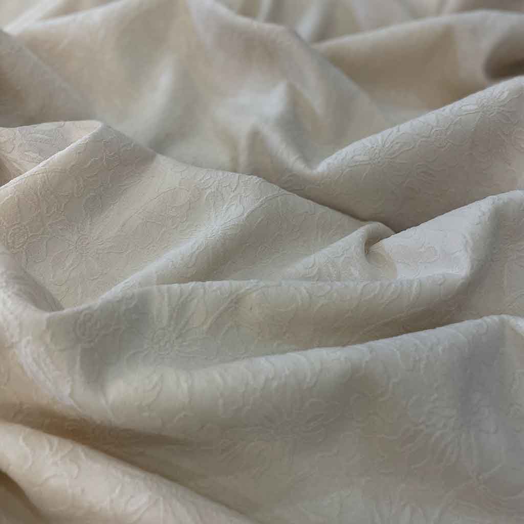 پارچه ژاکارد کرم طرح گل