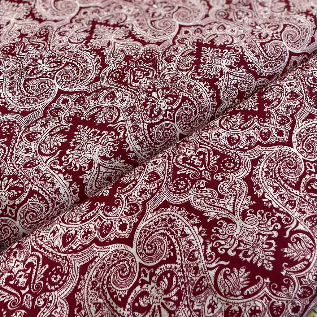 پارچه نخی طرحدار قرمز