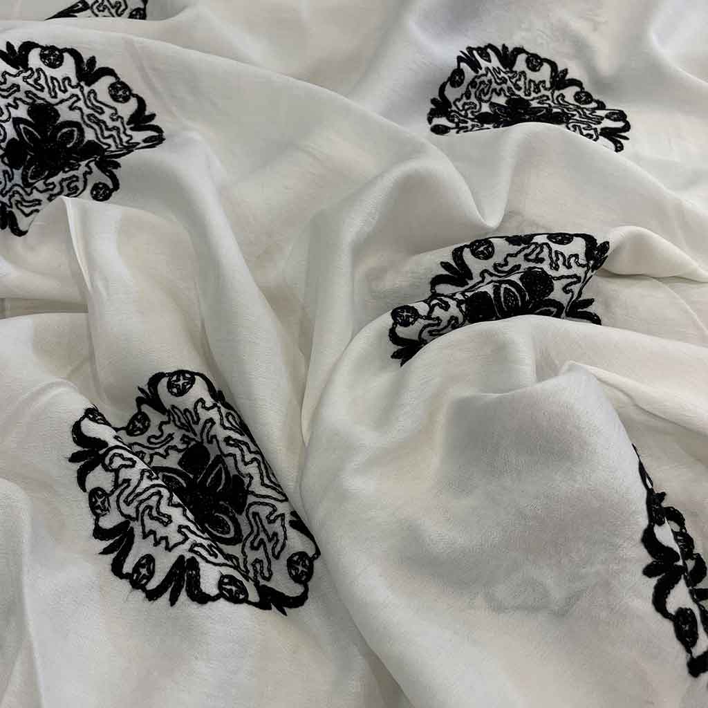 پارچه خامه دوزی طرح گل دایره ای