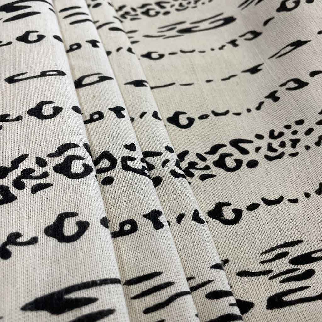 پارچه لنین طرحدار پلنگی راه راه مشکی