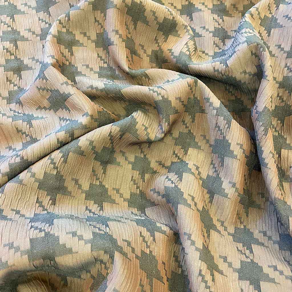 پارچه کریشه طرحدار قهوه ای