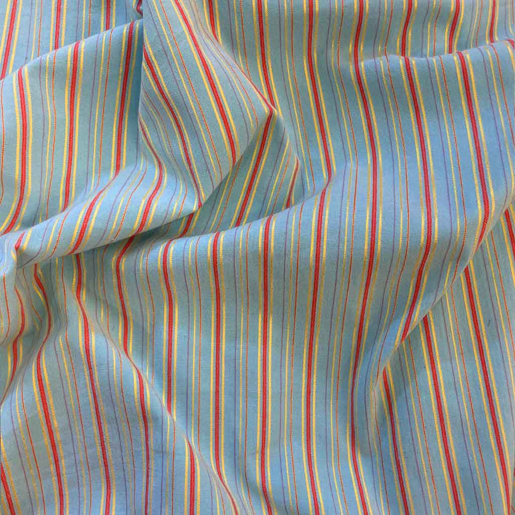 پارچه نخی آبی کم رنگ طرح خط قرمز