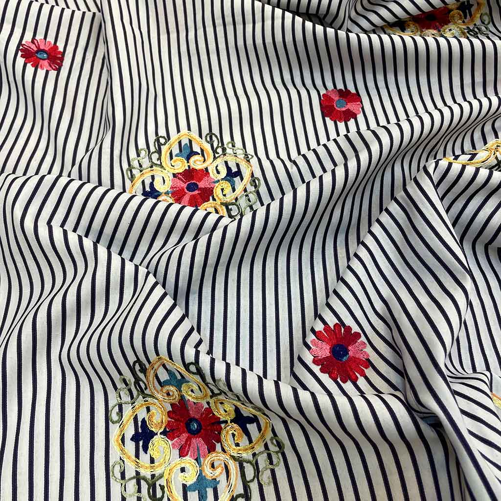 پارچه خامه دوزی طرح گل قرمز