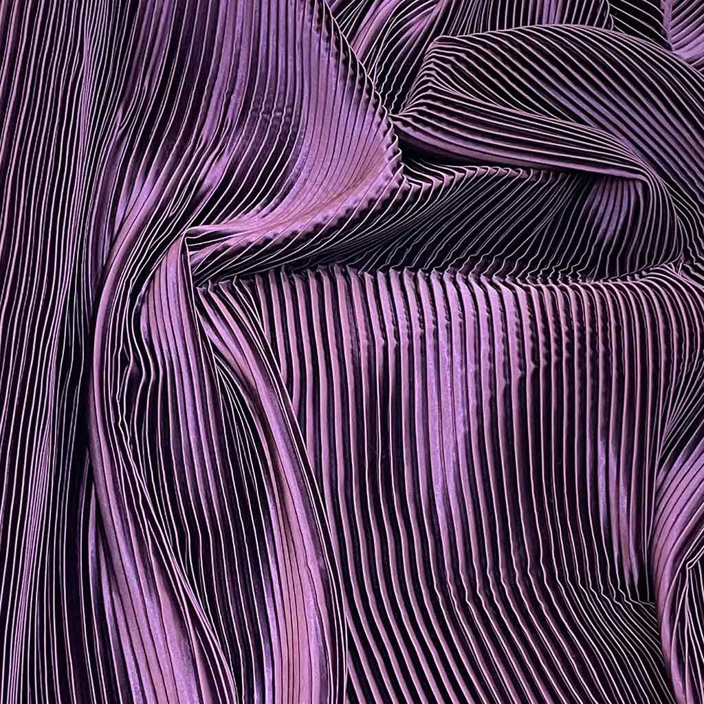 پارچه ساتن پلیسه بنفش