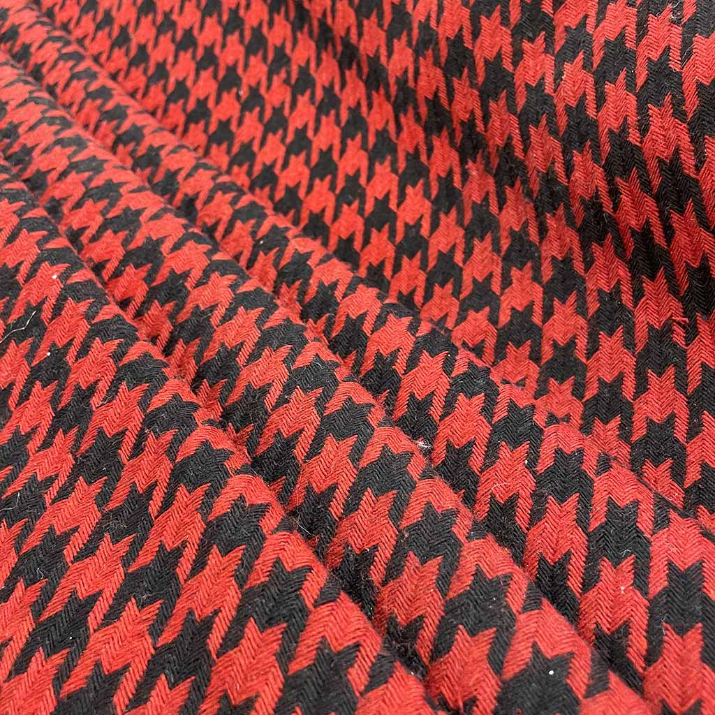 پارچه فوتر طرحدار قرمز