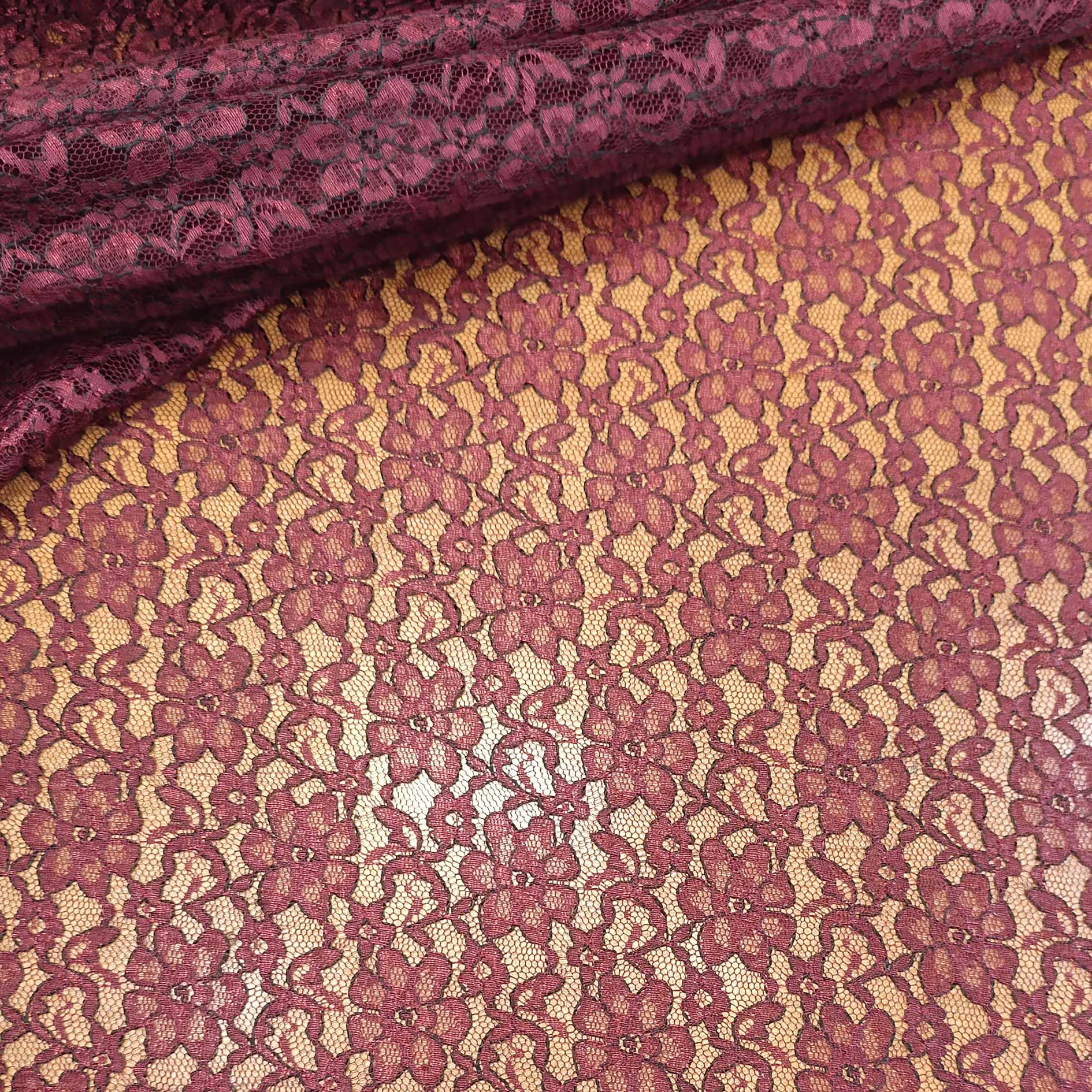 پارچه گیپور گلدار